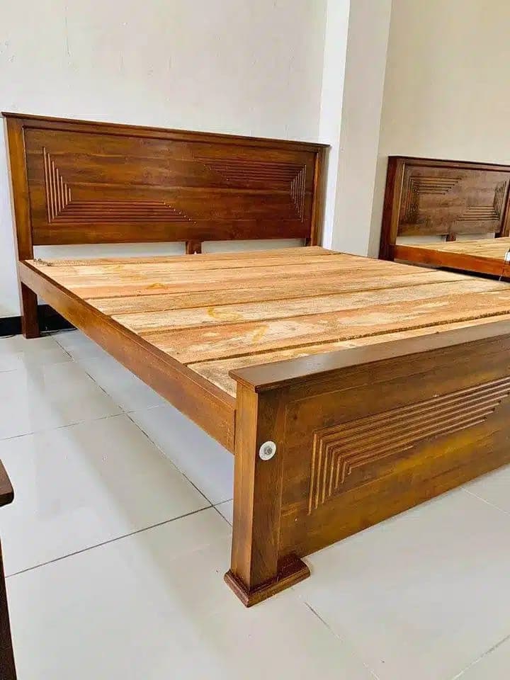 6X4 HEAVY TEAK BED - View 1